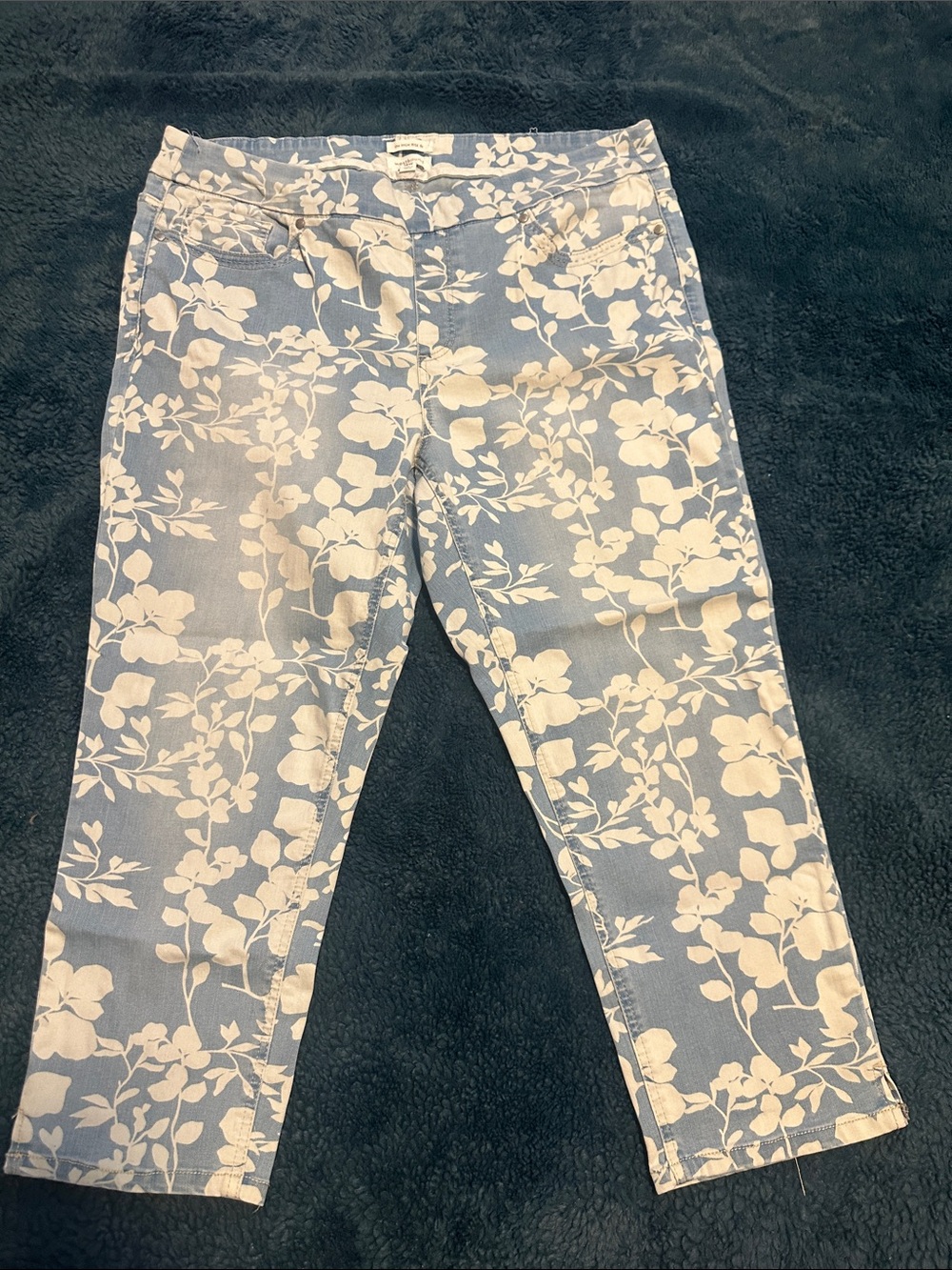 Westbound Light Blue with White Floral Cropped Pants